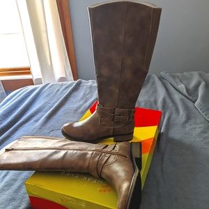 NWOT Tall Calf-Length Boots